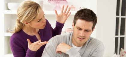 Wütende Frau Verstörter Mann