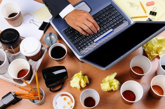 Arbeitsstress und Kaffee