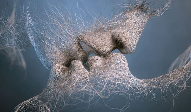 Wenn du dich verliebst, suche nicht nach Erklärungen, sondern lass die Liebe über dich kommen