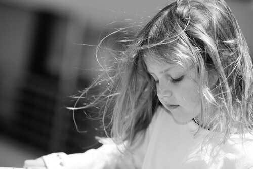 Maedchen schwarz weiß