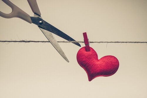 Schere und Herz