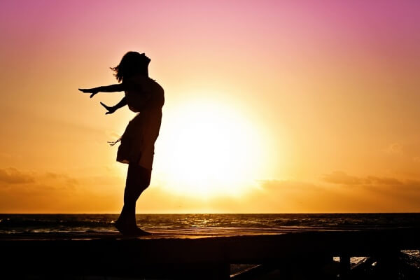 Frau an der Sonne
