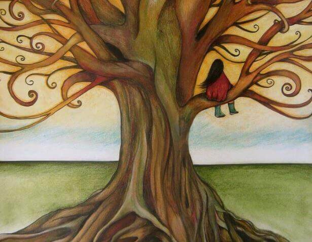 Frau-sitzt-auf-Baum