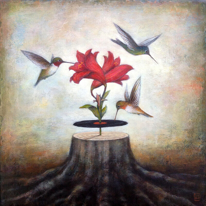 Voegel fliegen um Blume herum