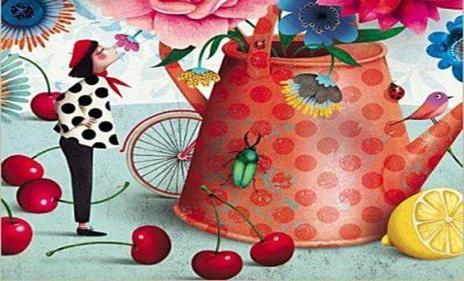 Frau steht neben dem Teekessel und genießt ihre Welt