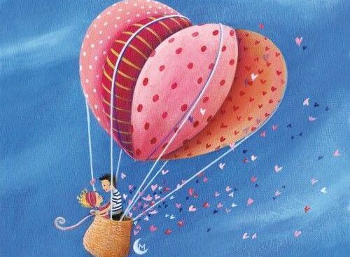 Heissluftballon mit Paar, das sich über alles liebt