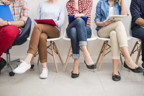 Arbeitslose Frauen auf dem Amt