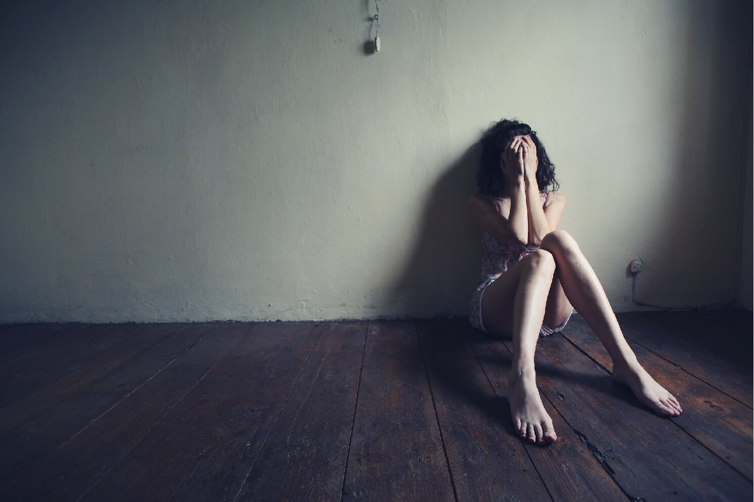 Frau mit Depression und Durchschlafstörungen