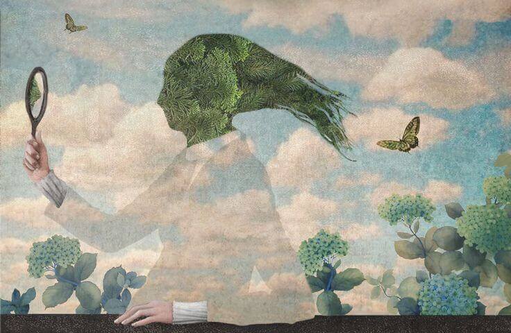 Frau betrachtet sich selbst im Spiegel