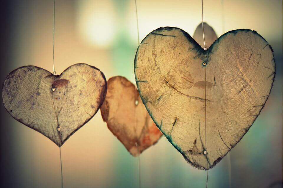 Herzen-aus-Holz