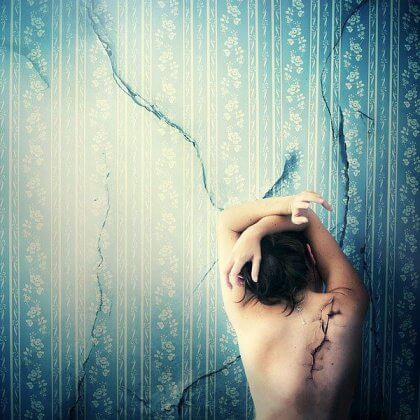 Frau-Wand