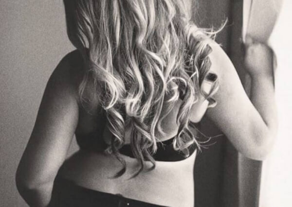 Ihr Ehemann hat diesen Brief an den Fotografen geschickt, der ihre Fotos retuschiert hat