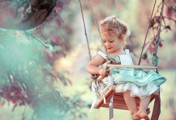 maedchen-auf-schaukel