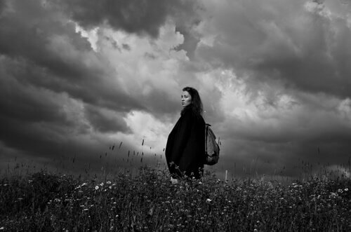 Maedchen-schwarz-weiss