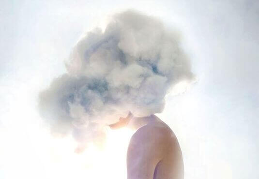 kopf-in-den-wolken