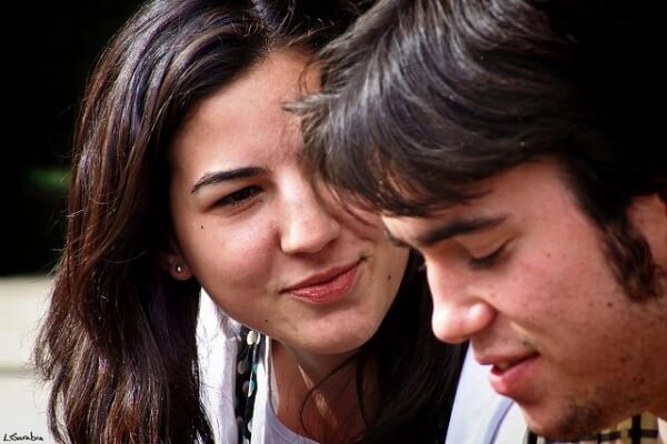 Menschen, die reden, reden und reden... über sich selbst