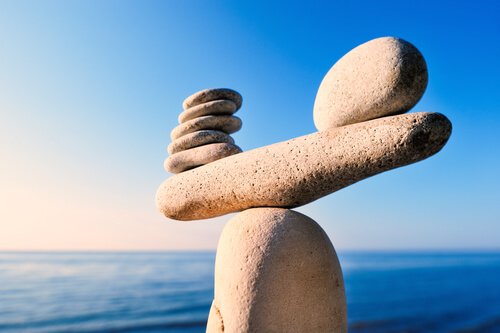 Die Balance finden: 5 Strategien für ein ausgeglicheneres Leben