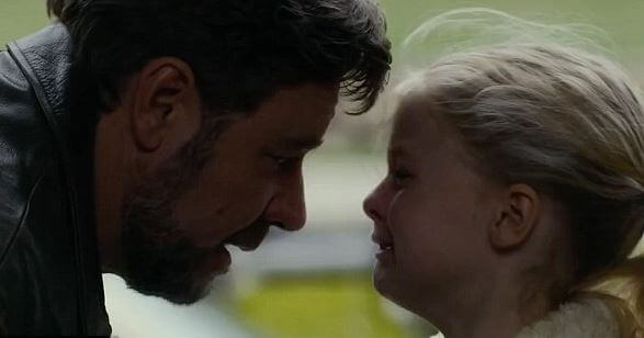 vater-steht-vor-weinender-tochter