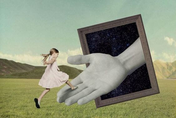 maedchen-springt-auf-hand