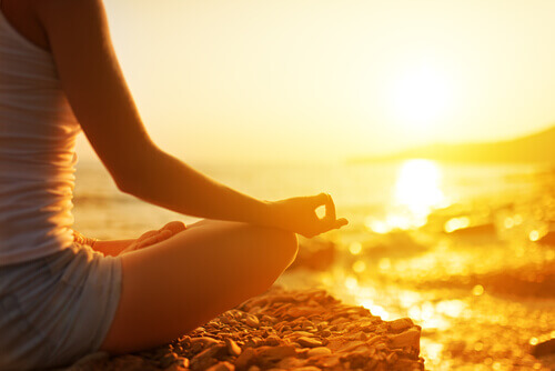 meditieren-bei-sonnenaufgang