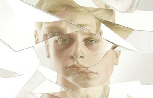 Mann, der sich in einem zerbrechenen Spiegel betrachtet