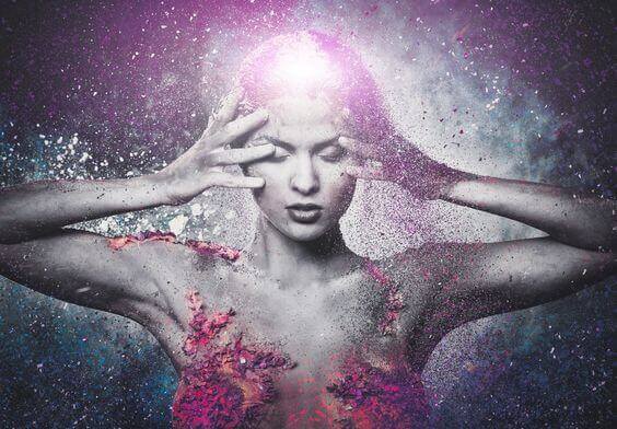 Kopf einer Frau zersplittert