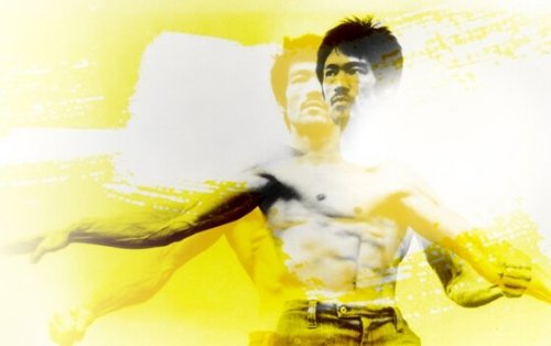 Bruce Lee in gelber Schattierung