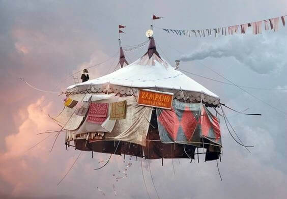 Fliegendes Zirkuszelt