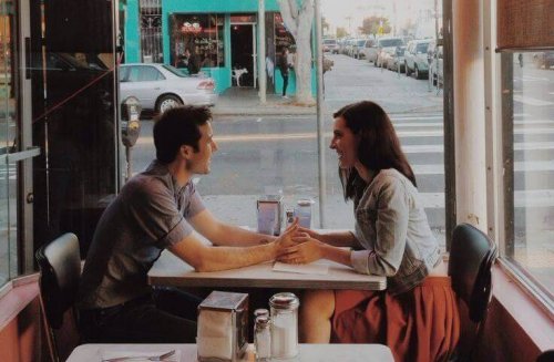 Paar in einem Cafe