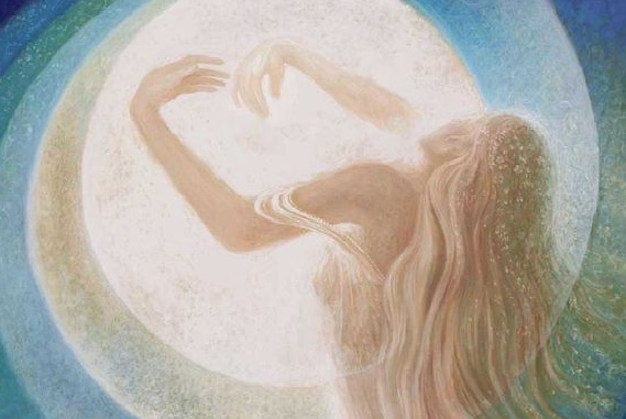Spirituelle Frau vor dem Mond