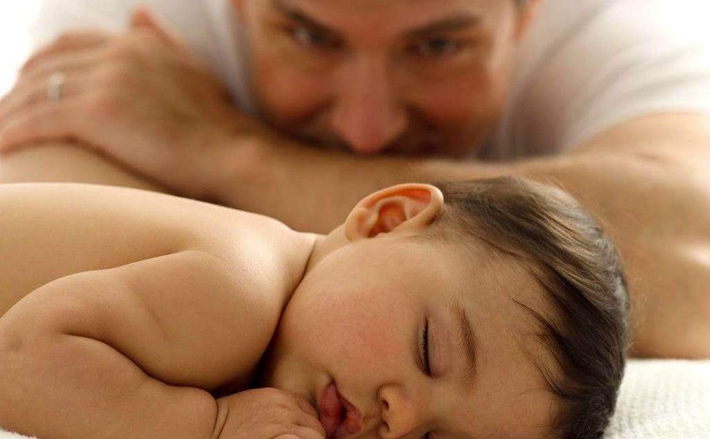 Vater mit Baby
