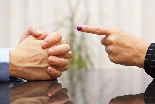Kritisierende Hand