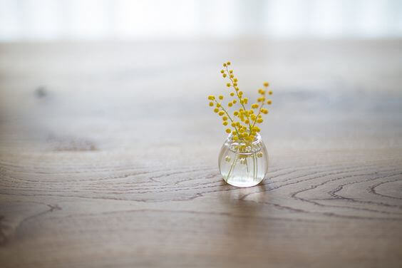 Gelbe Blumen in einer Vase