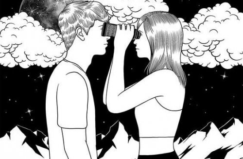 Frau, die ihren Partner durch ein Fernglas betrachtet