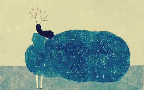 Frau mit glitzerndem Kleid