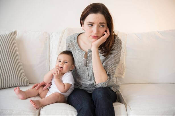 Eine Mutter mit Baby
