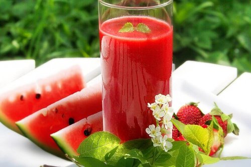 Wassermelone und Wassermelonensaft