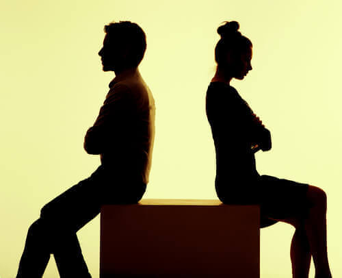 5 verbale Aggressionen von deinem Partner, die du vielleicht nicht als solche wahrnimmst