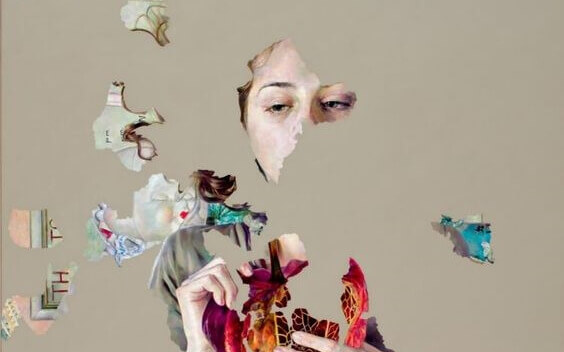 Frau in Teilen gezeichnet