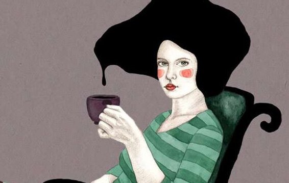 Schwarzes Haar tropft in Kaffeetasse