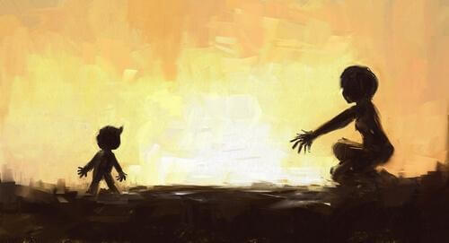 Mutter und Kind gegen die Sonne