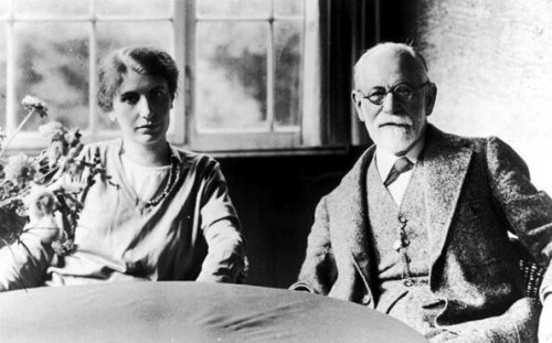 Anna Freud und ihre Arbeit in der Nachfolge von Sigmund Freud
