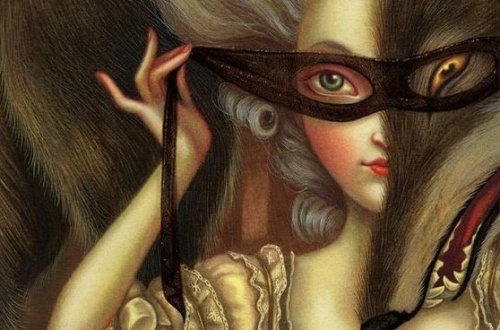 Frau mit Maske über den Augen