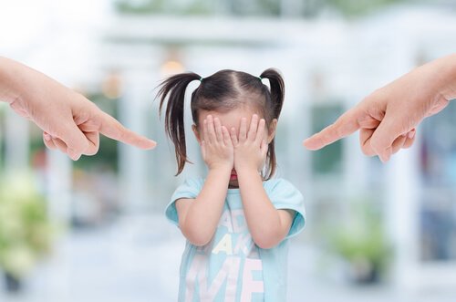 Kind wird bloßgestellt