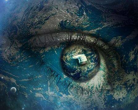 Kosmischer Blick eines überdimensional großen Auges.