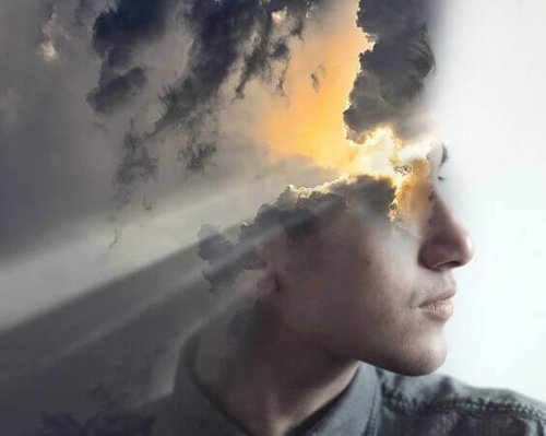 Ein Mann mit einem Kopf aus Wolken und Sonnenschein