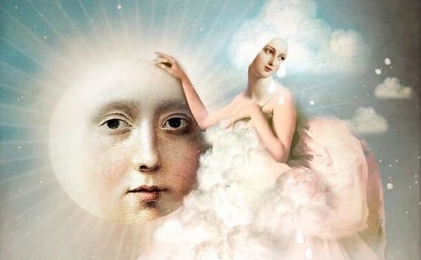 Wolke in Form einer Frau mit Sonne