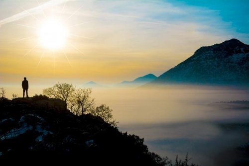 Sonnenuntergang in den Bergen