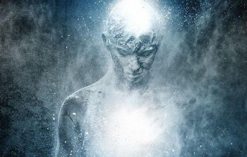 Mensch, der mit Staub bedeckt ist