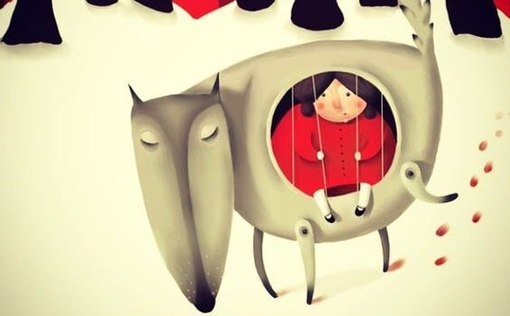 Ein Kind sitzt im Bauch des Hundes.